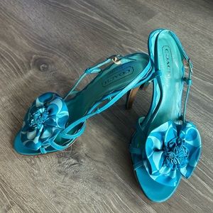 coach farrah flower blue leather heels